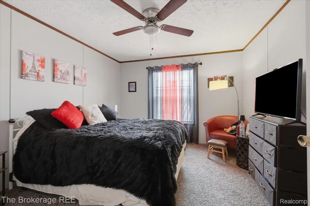 9542 Foxwell Circle Tyrone Township MI 48430