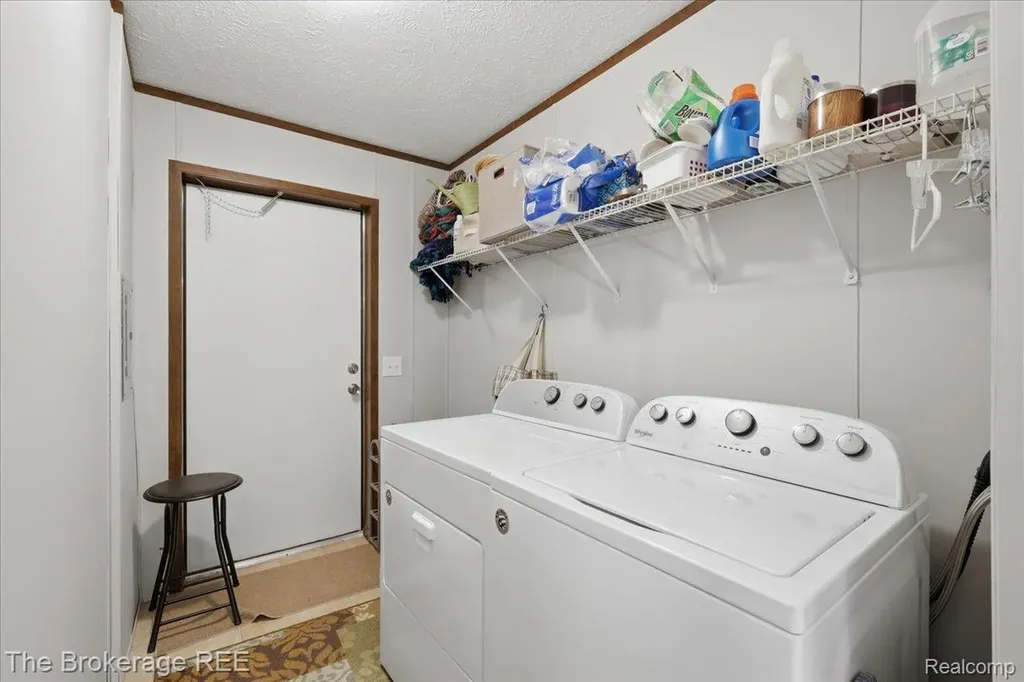 9542 Foxwell Circle Tyrone Township MI 48430
