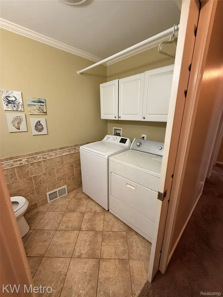 655 Sherry Drive Orion Charter Township MI 48362