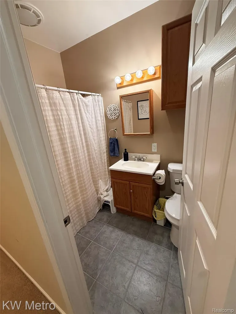 655 Sherry Drive Orion Charter Township MI 48362