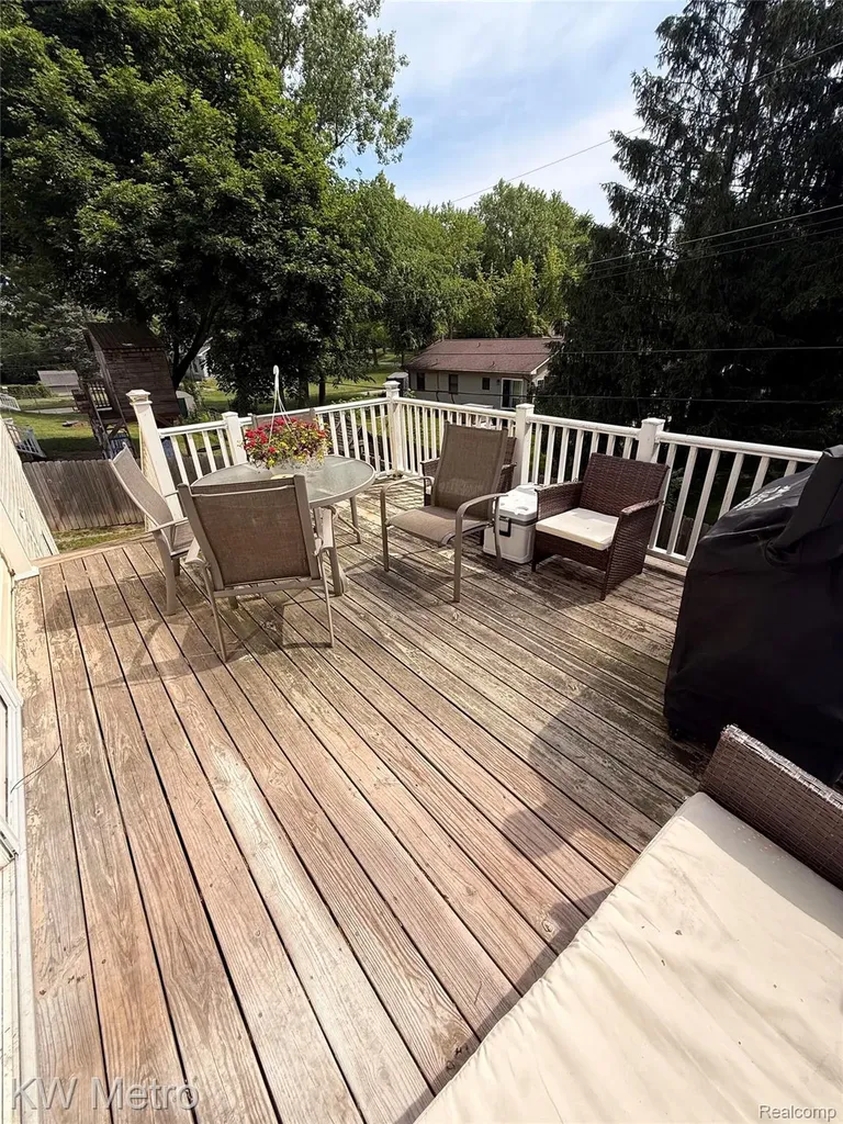 655 Sherry Drive Orion Charter Township MI 48362