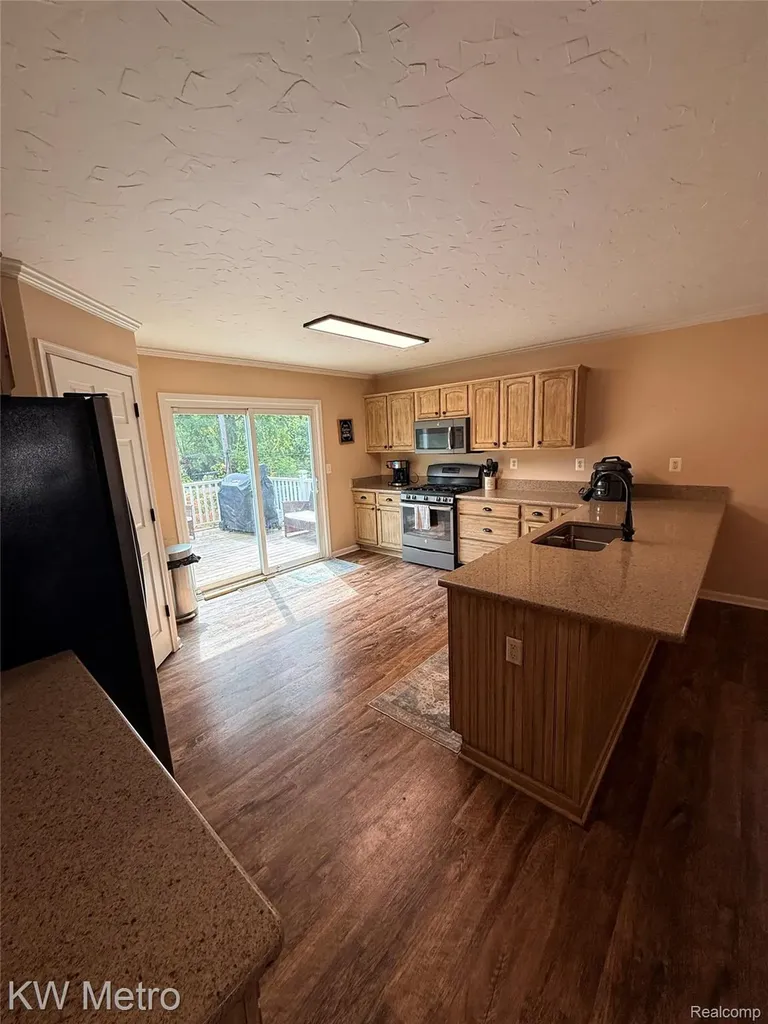 655 Sherry Drive Orion Charter Township MI 48362