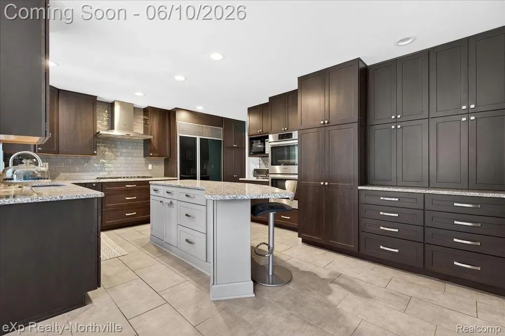 20909 Dundee Drive Novi City MI 48375