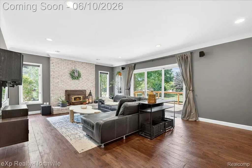 20909 Dundee Drive Novi City MI 48375