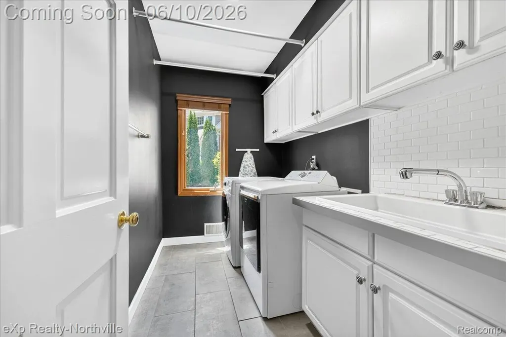 20909 Dundee Drive Novi City MI 48375