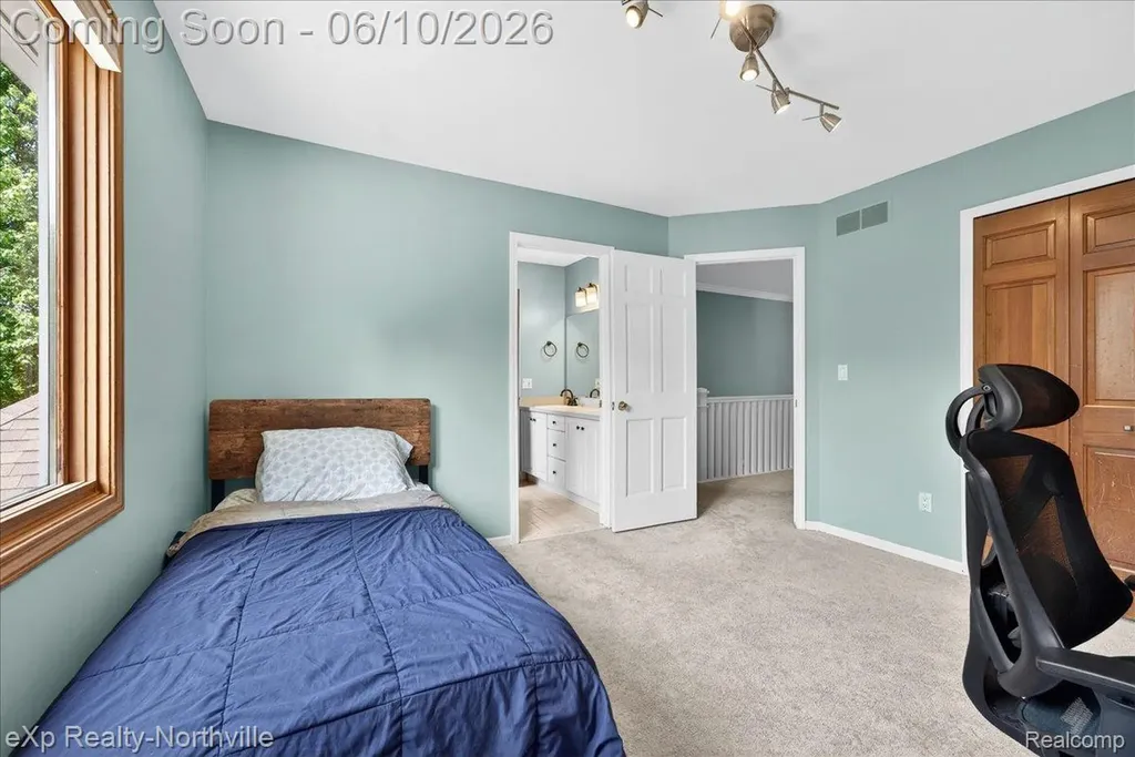20909 Dundee Drive Novi City MI 48375