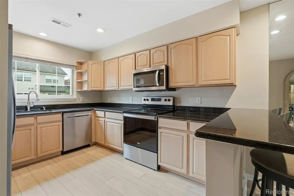 37 W Village Lane Dearborn City MI 48124