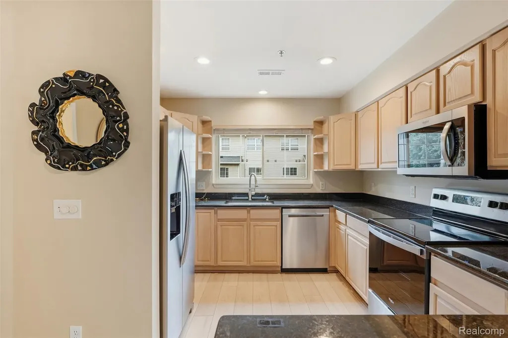 37 W Village Lane Dearborn City MI 48124