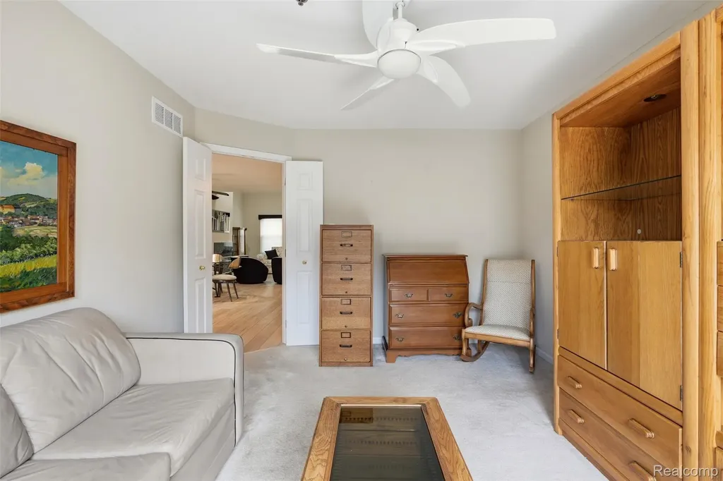 37 W Village Lane Dearborn City MI 48124
