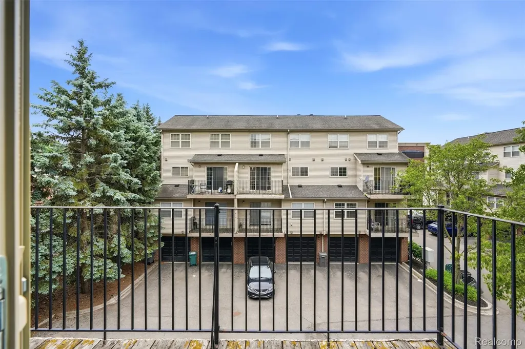 37 W Village Lane Dearborn City MI 48124