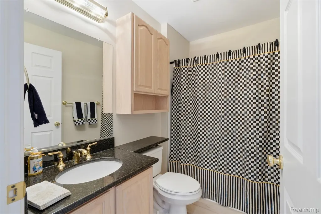 37 W Village Lane Dearborn City MI 48124