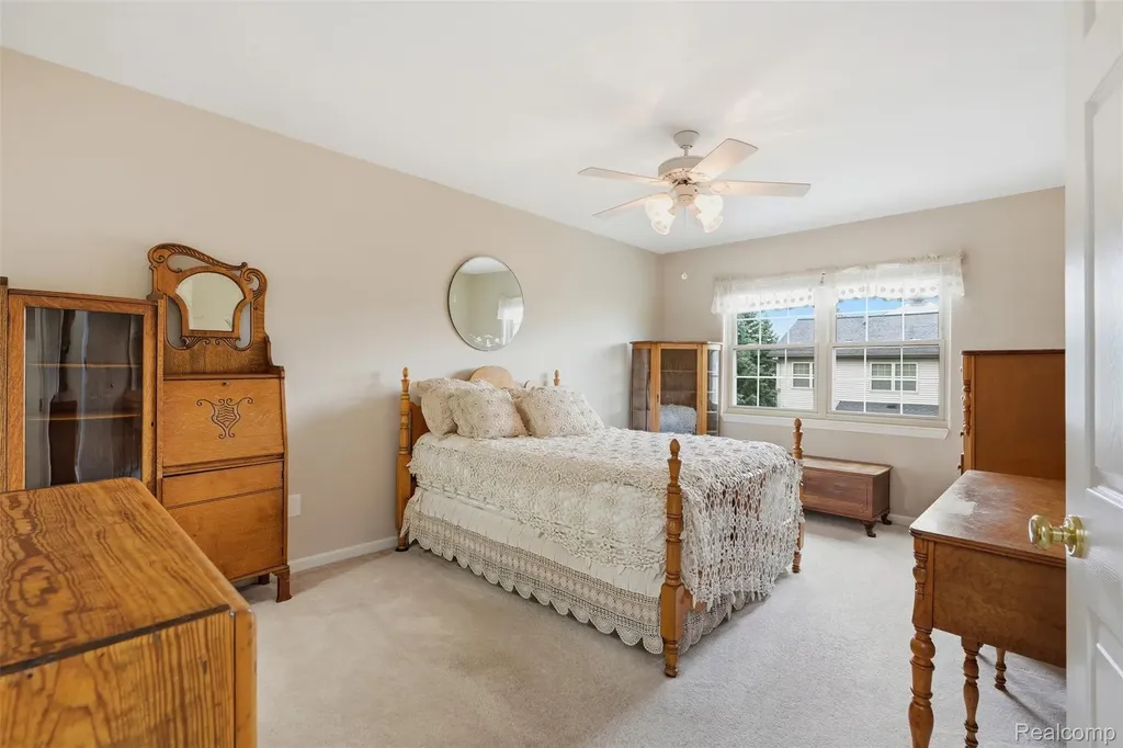 37 W Village Lane Dearborn City MI 48124