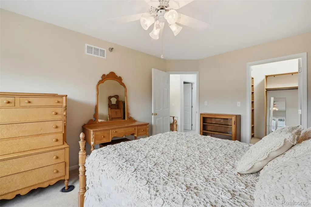37 W Village Lane Dearborn City MI 48124