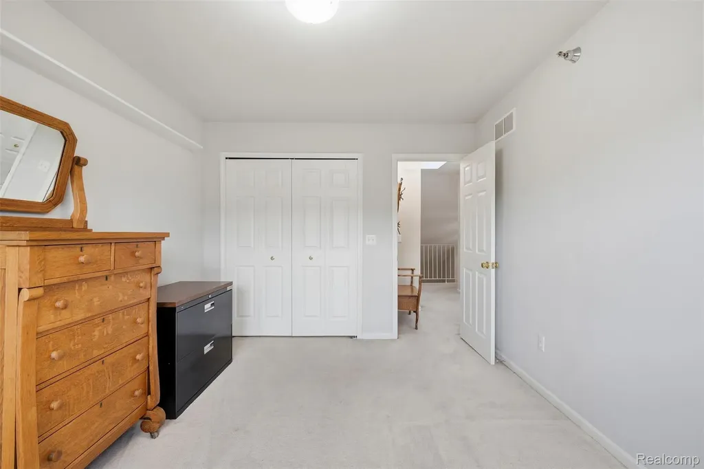 37 W Village Lane Dearborn City MI 48124
