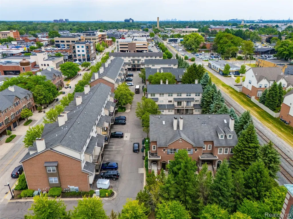 37 W Village Lane Dearborn City MI 48124