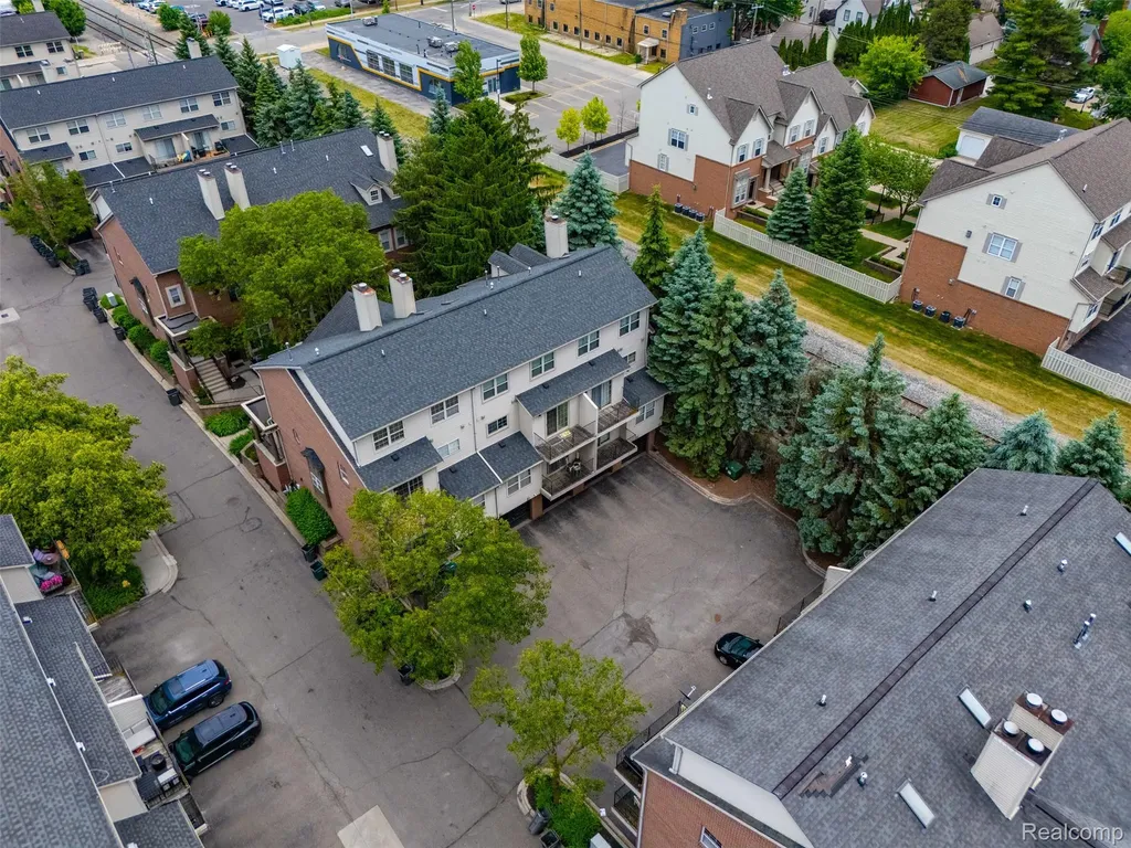 37 W Village Lane Dearborn City MI 48124