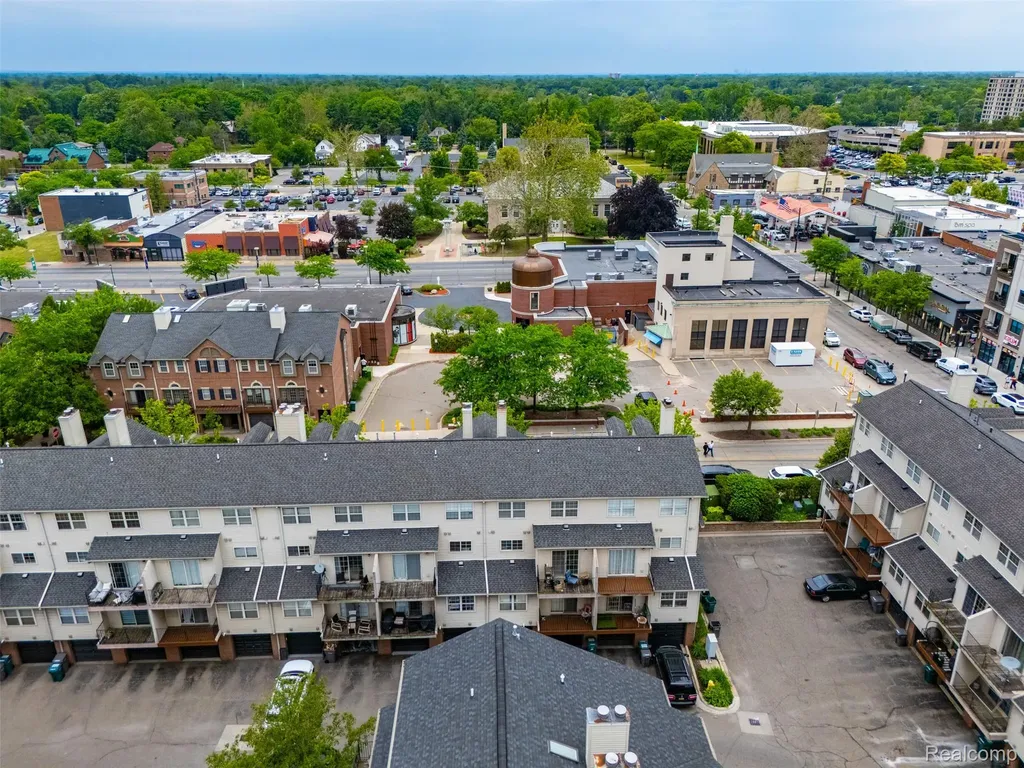 37 W Village Lane Dearborn City MI 48124