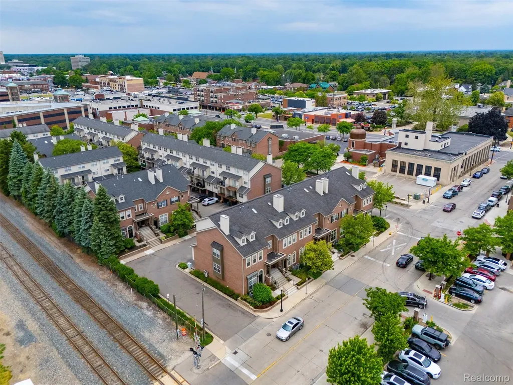 37 W Village Lane Dearborn City MI 48124
