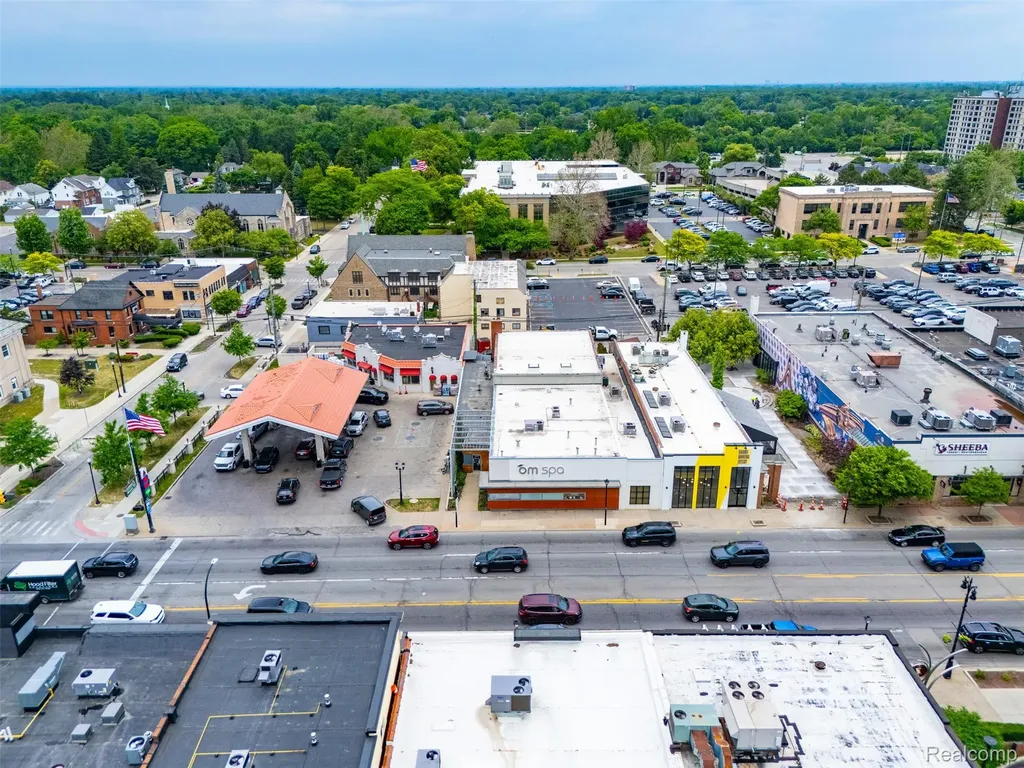 37 W Village Lane Dearborn City MI 48124