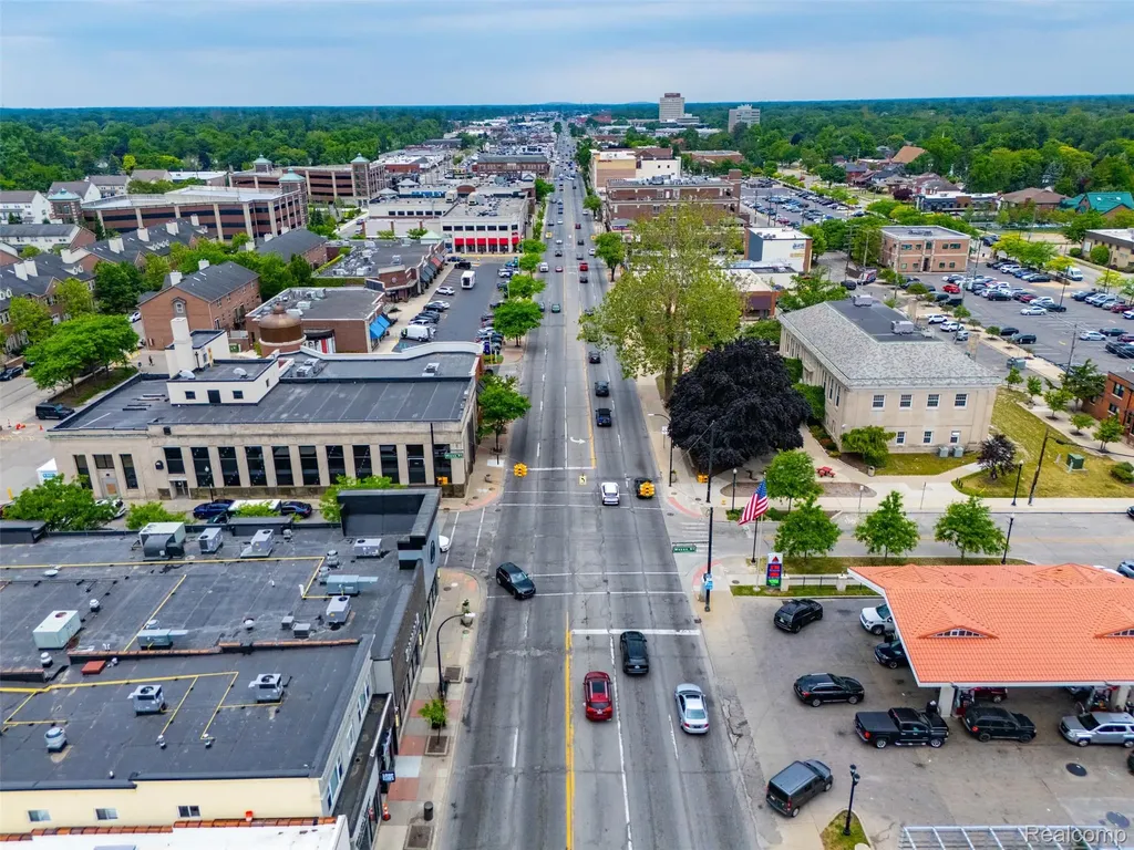 37 W Village Lane Dearborn City MI 48124
