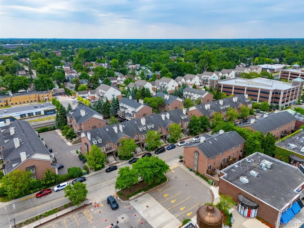 37 W Village Lane Dearborn City MI 48124