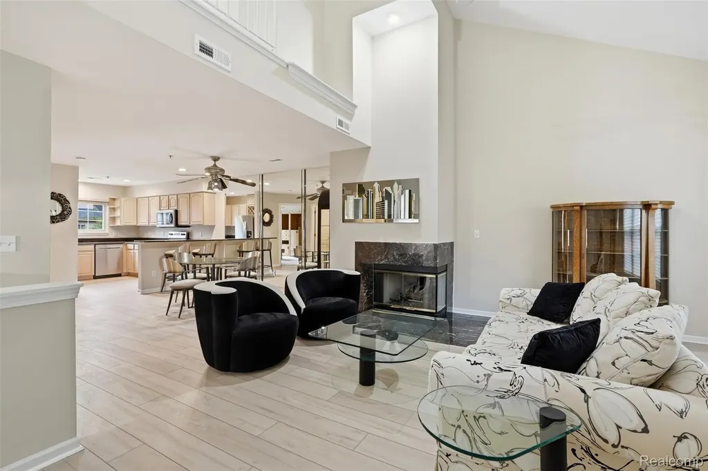 37 W Village Lane Dearborn City MI 48124