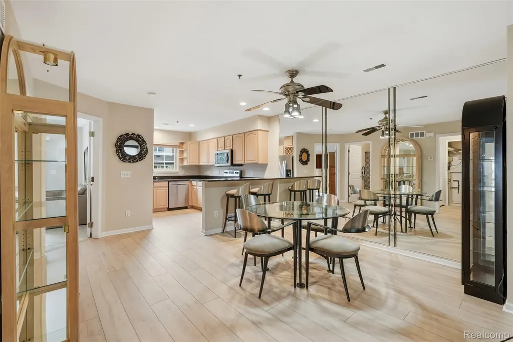 37 W Village Lane Dearborn City MI 48124