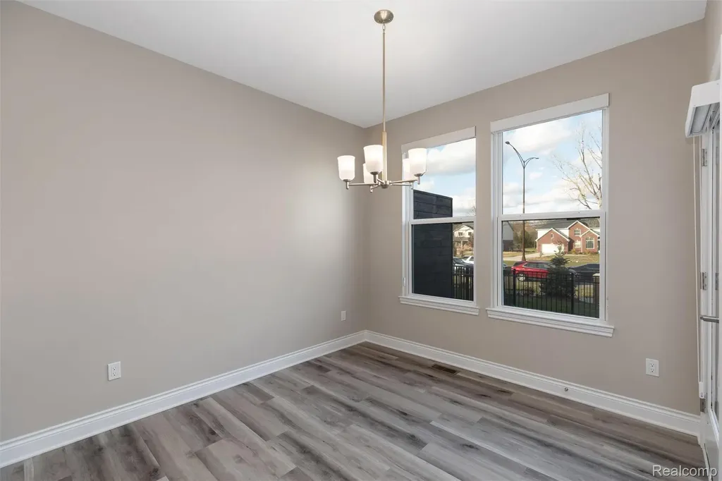 811 Balmoral Lane Troy City MI 48085