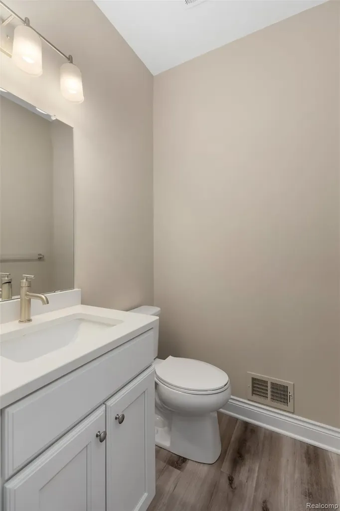 811 Balmoral Lane Troy City MI 48085