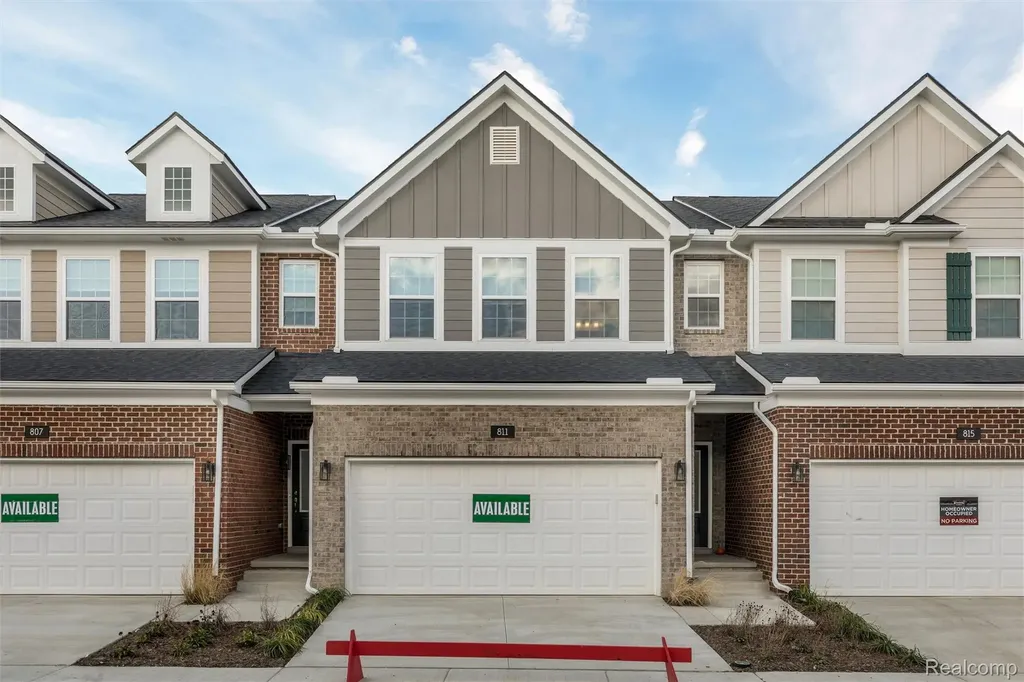 811 Balmoral Lane Troy City MI 48085