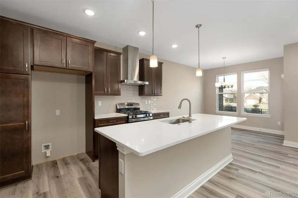 811 Balmoral Lane Troy City MI 48085