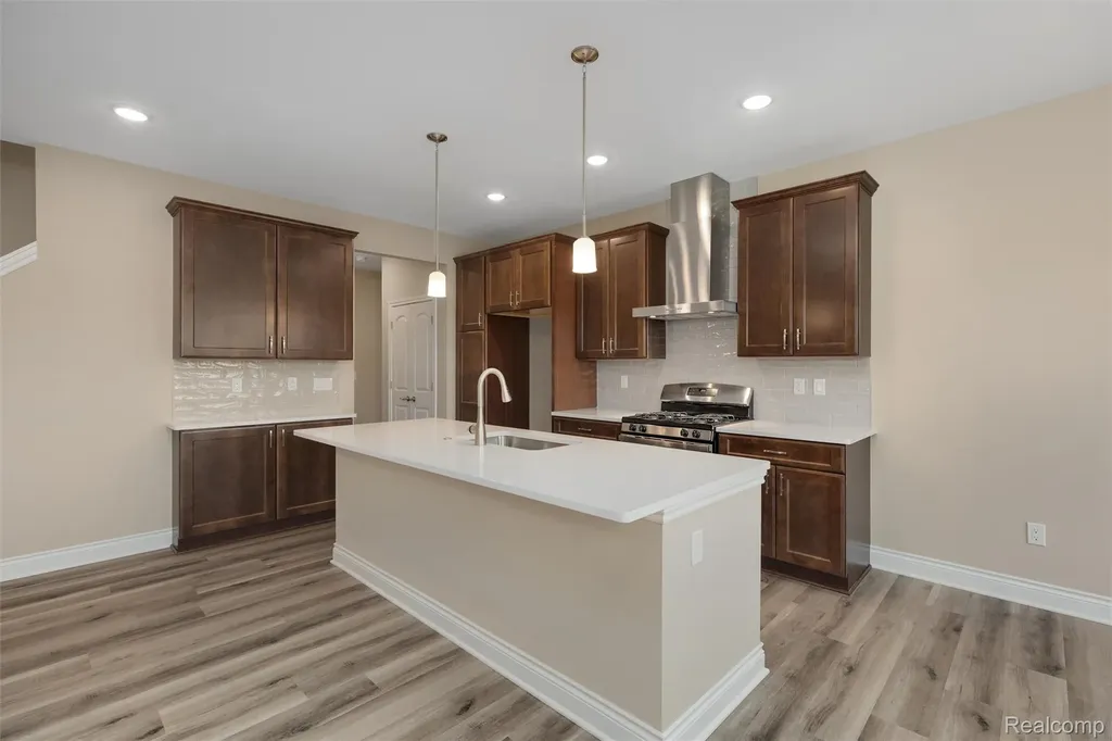811 Balmoral Lane Troy City MI 48085
