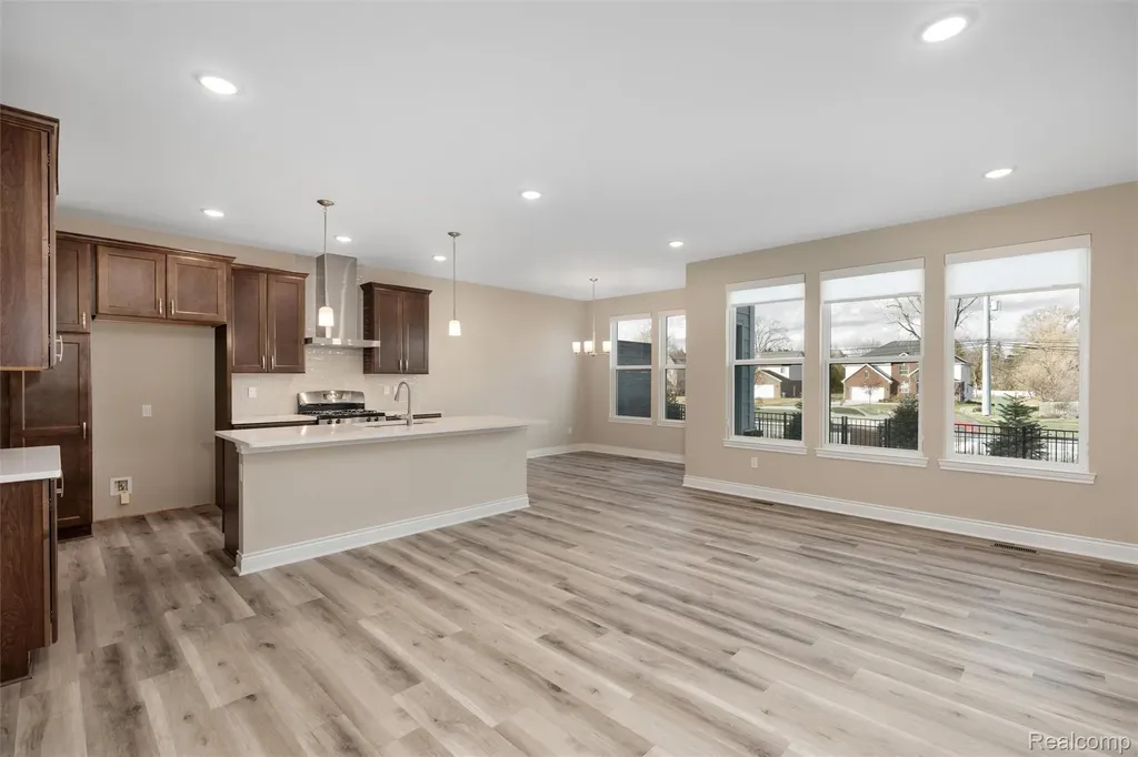 811 Balmoral Lane Troy City MI 48085