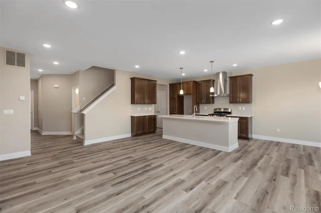 811 Balmoral Lane Troy City MI 48085