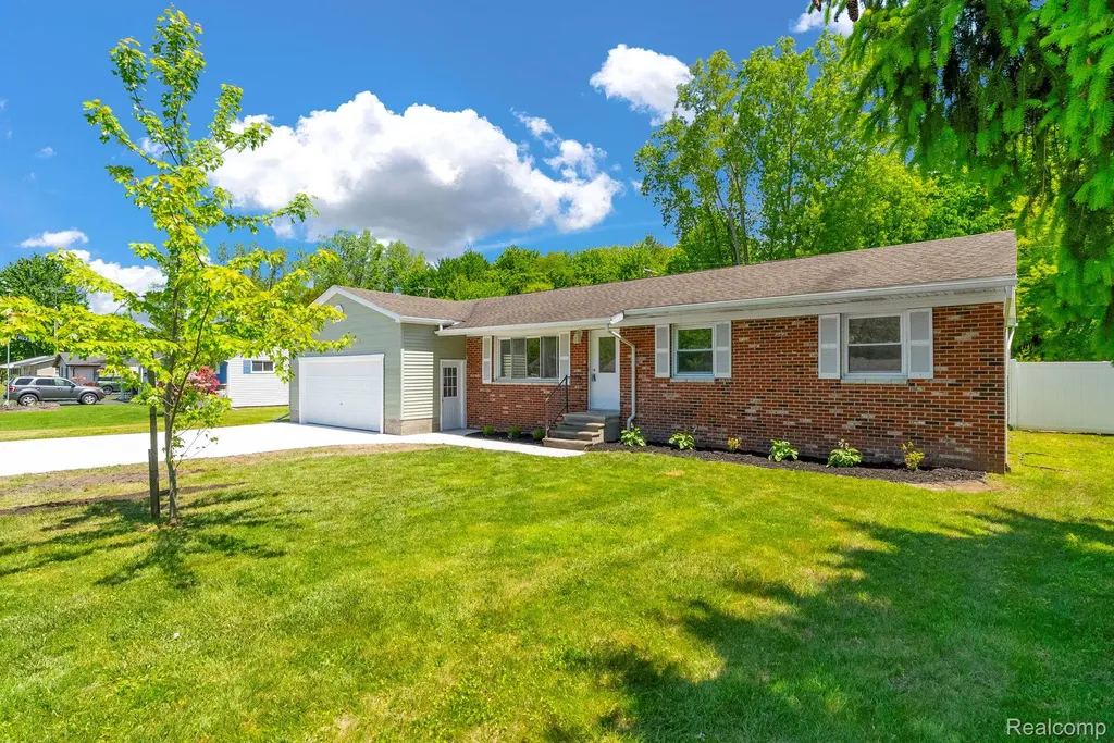 4046 State Road Fort Gratiot Charter Township MI 48059