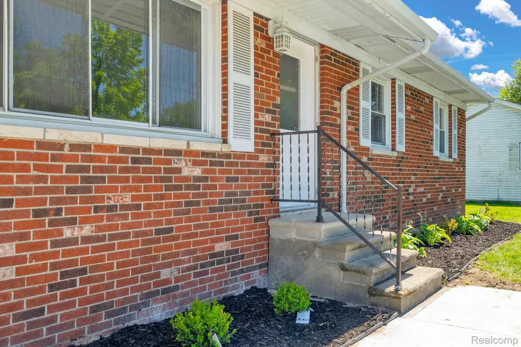 4046 State Road Fort Gratiot Charter Township MI 48059