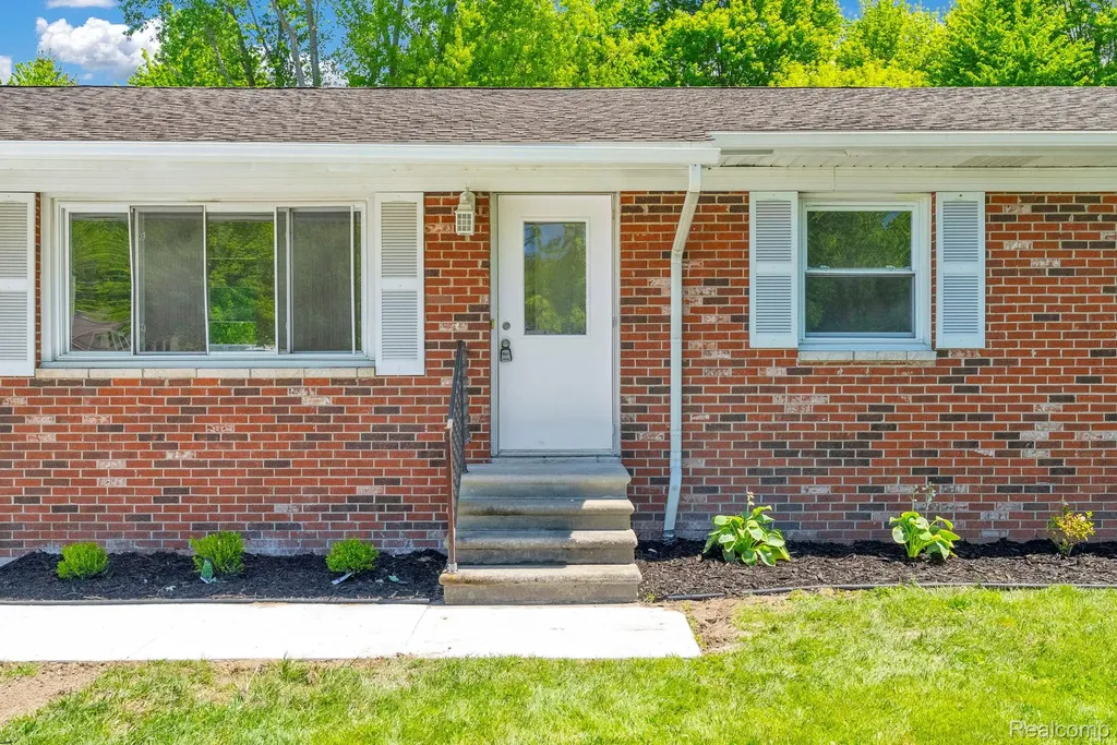4046 State Road Fort Gratiot Charter Township MI 48059