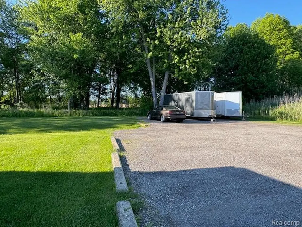 9972 Dixie Highway Ira Township MI 48023