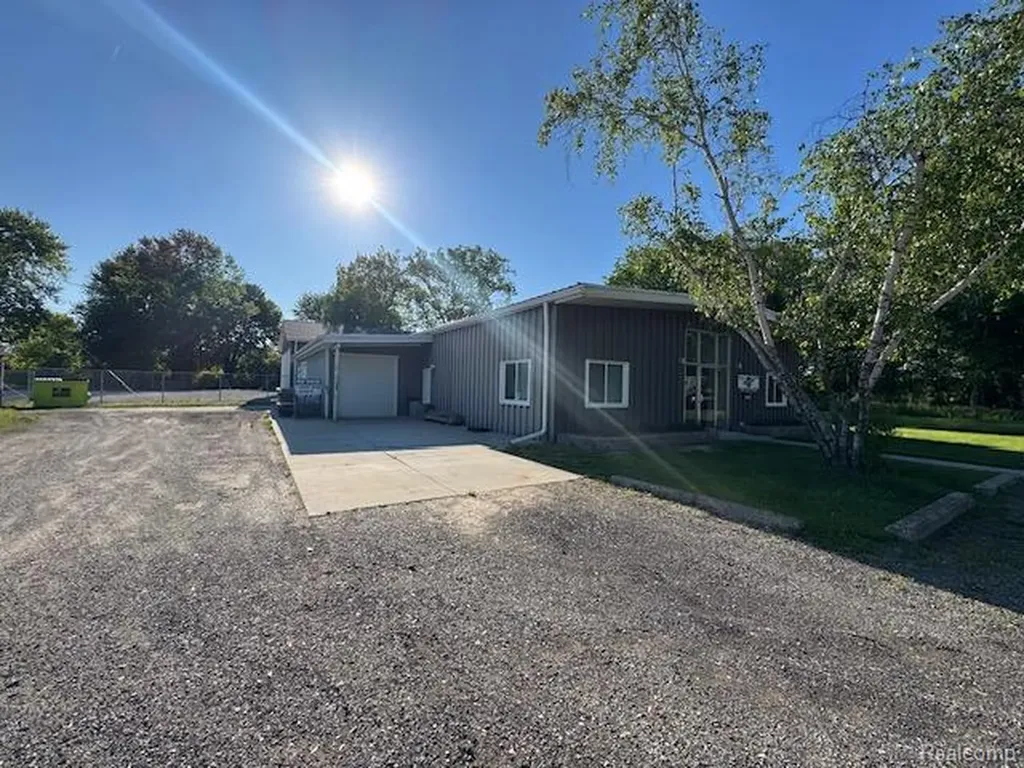 9972 Dixie Highway Ira Township MI 48023