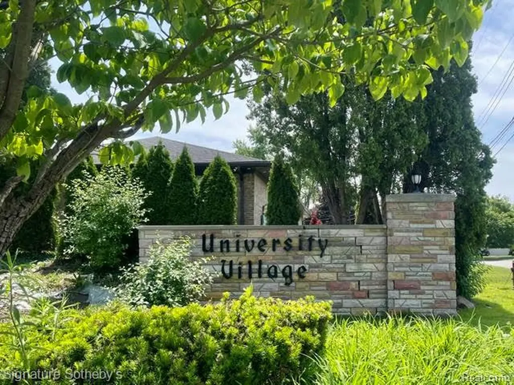 6344 Campus Drive Dearborn Heights City MI 48127