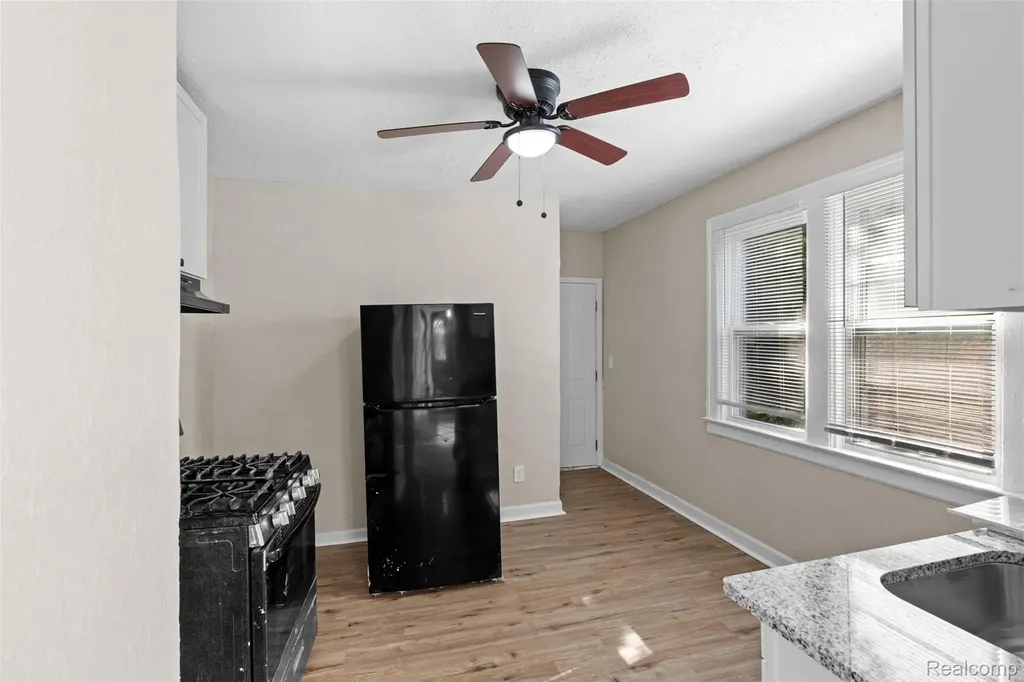 4840 Saint Clair Street Detroit City MI 48214