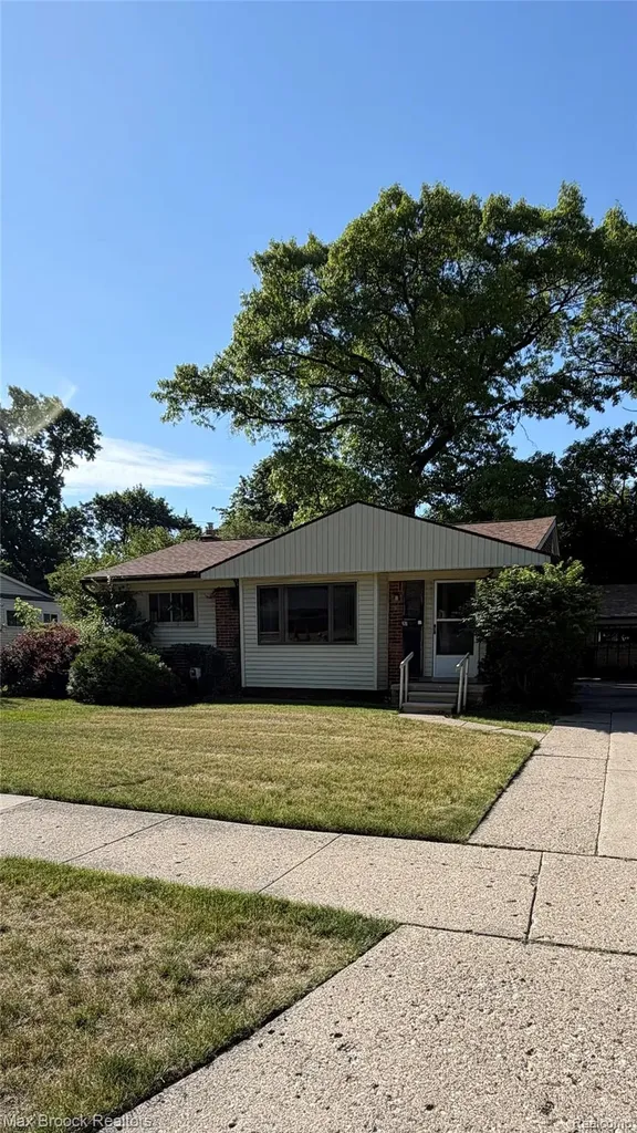 267 Winry Drive Rochester Hills City MI 48307