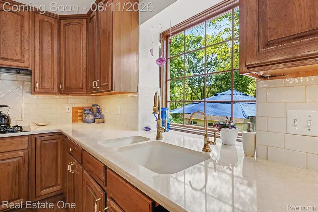 2958 Pine Needle Drive White Lake Charter Township MI 48383