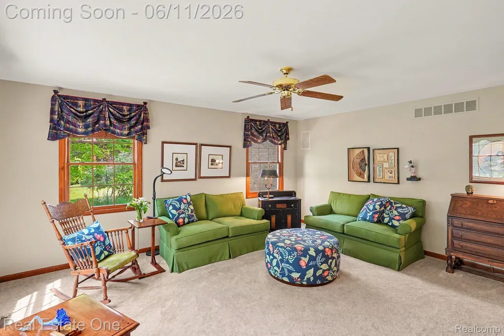 2958 Pine Needle Drive White Lake Charter Township MI 48383