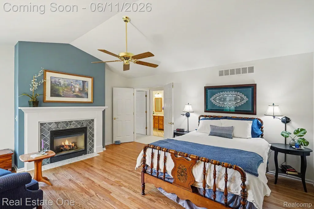 2958 Pine Needle Drive White Lake Charter Township MI 48383