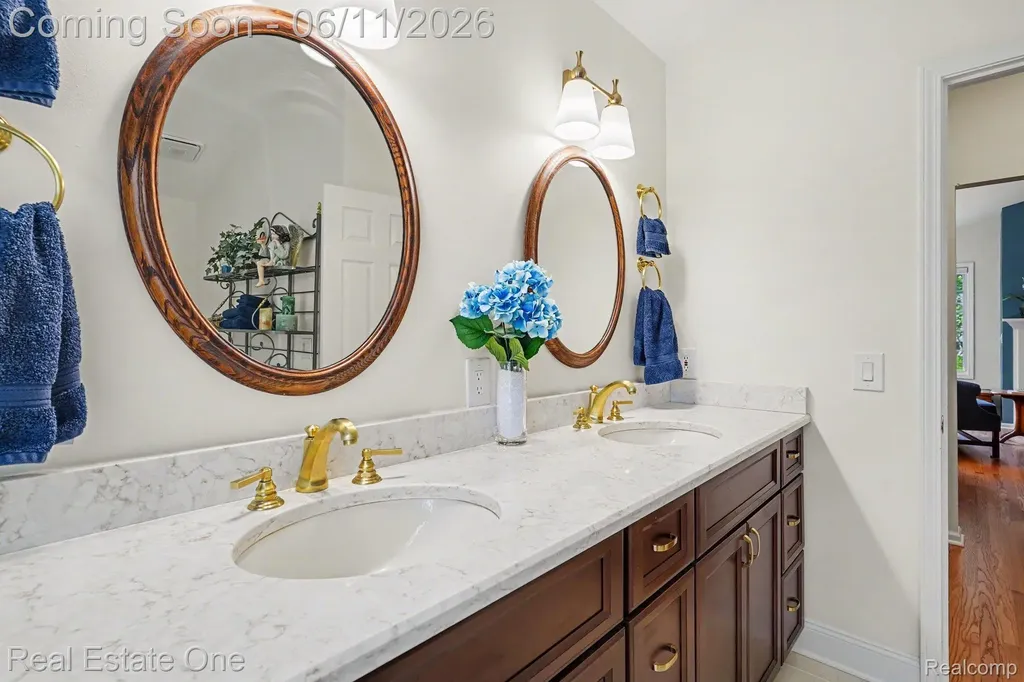 2958 Pine Needle Drive White Lake Charter Township MI 48383