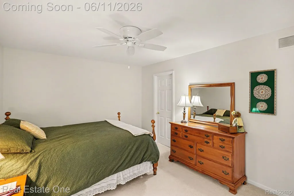 2958 Pine Needle Drive White Lake Charter Township MI 48383