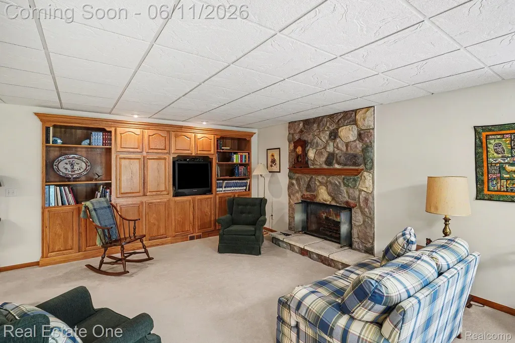2958 Pine Needle Drive White Lake Charter Township MI 48383