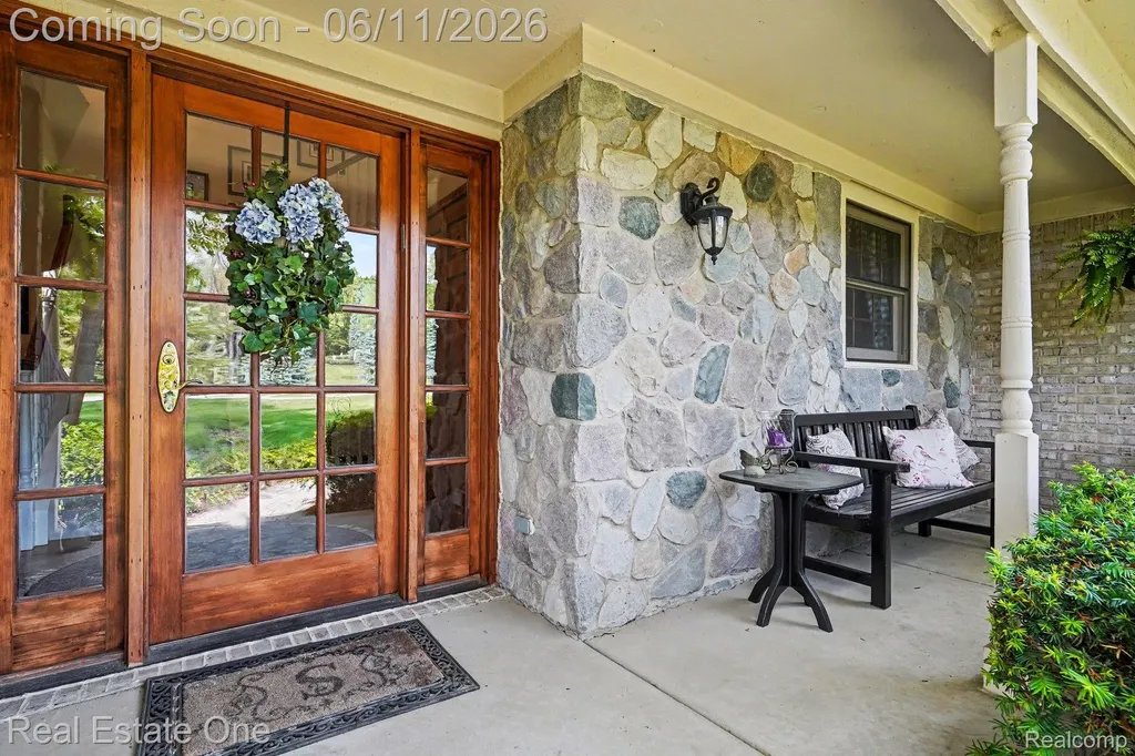 2958 Pine Needle Drive White Lake Charter Township MI 48383