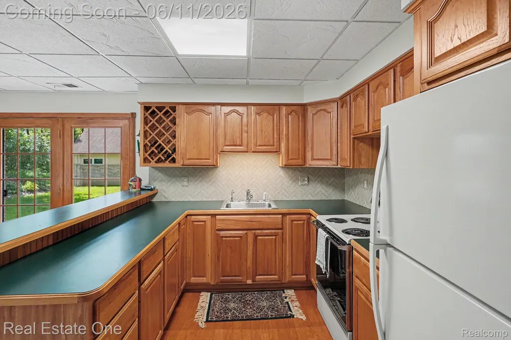 2958 Pine Needle Drive White Lake Charter Township MI 48383